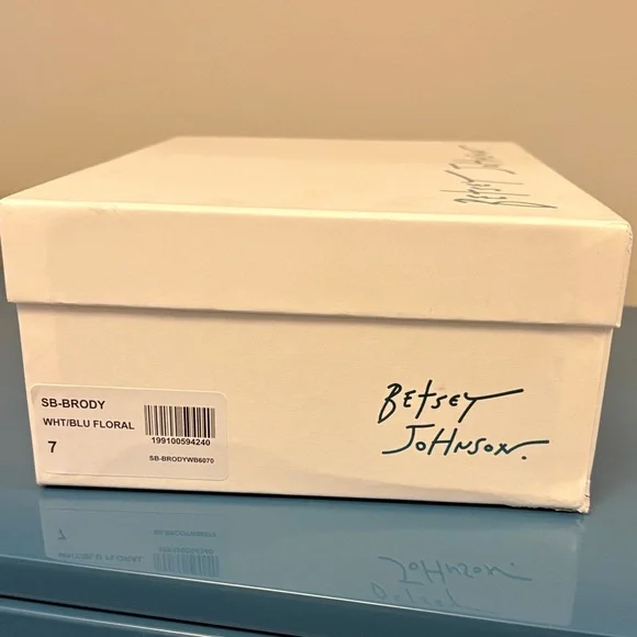 Betsey Johnson Brody White/Blue Floral Sandals NWT - Picture 11 of 13